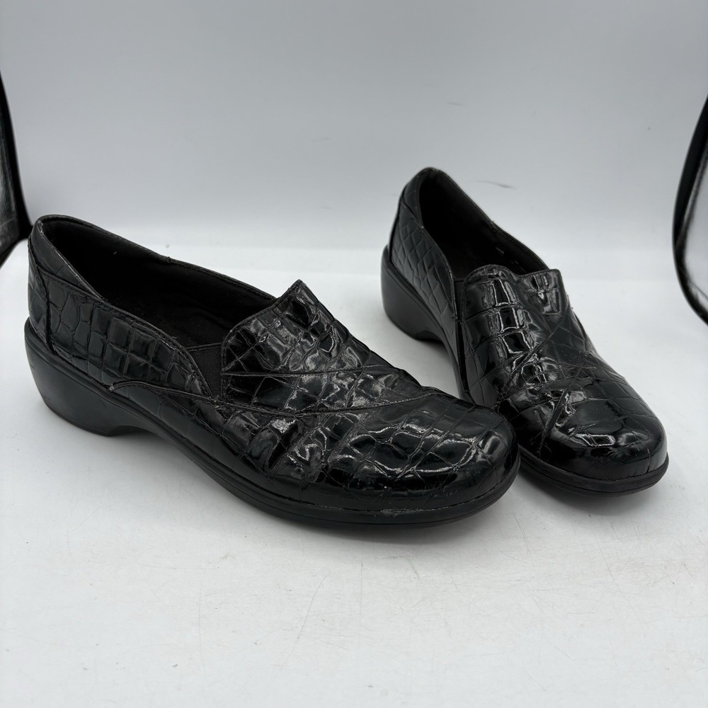 Clarks Shoes Womens Size 8 M May Marigold Black Crocodile Embossed Print Loafer